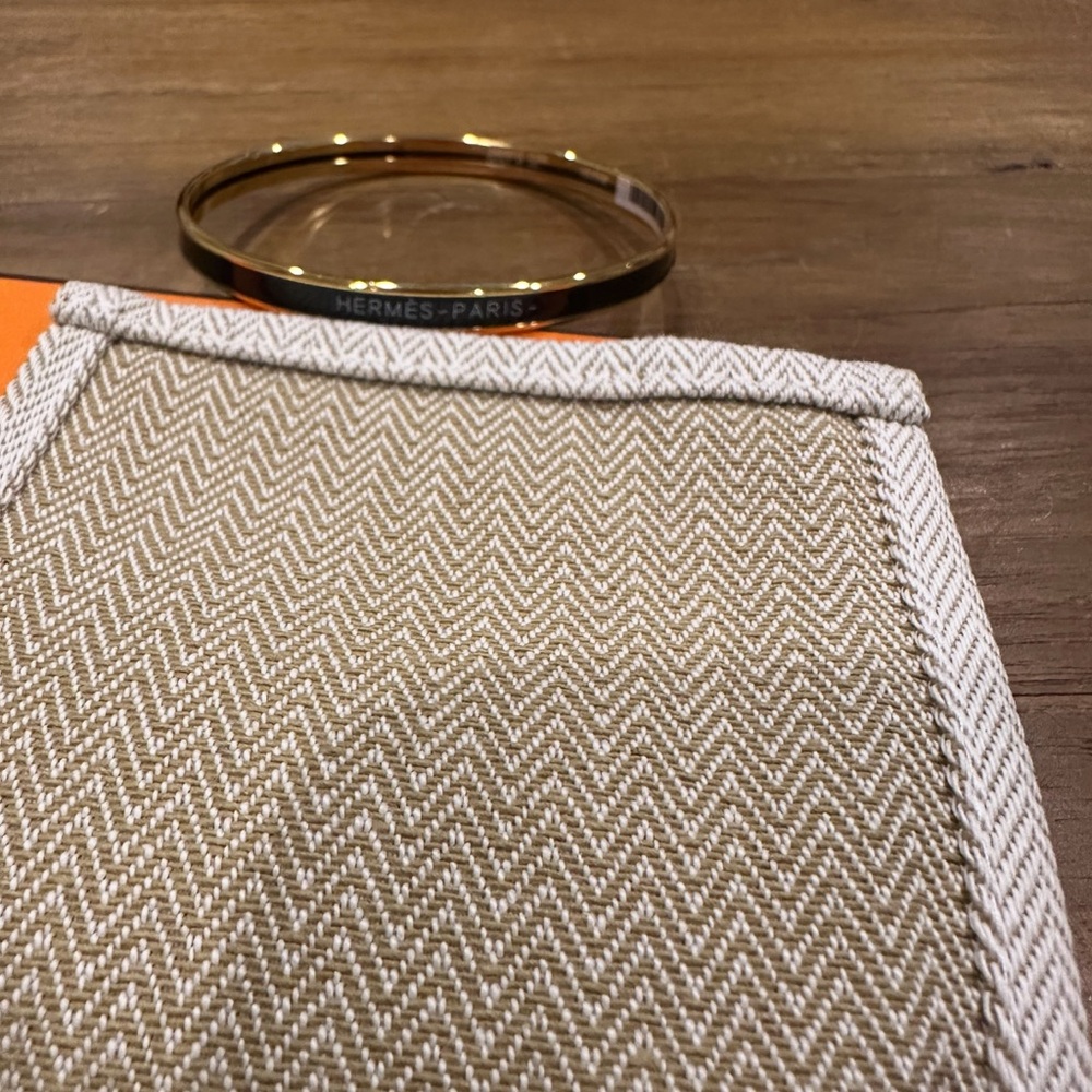 Hermès Uni Black and Gold Bangle - Picture 2 of 6